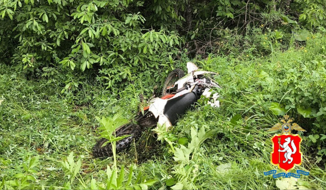 Неподалеку от Артемовского в ДТП подросток на питбайке получил тяжелые травмы